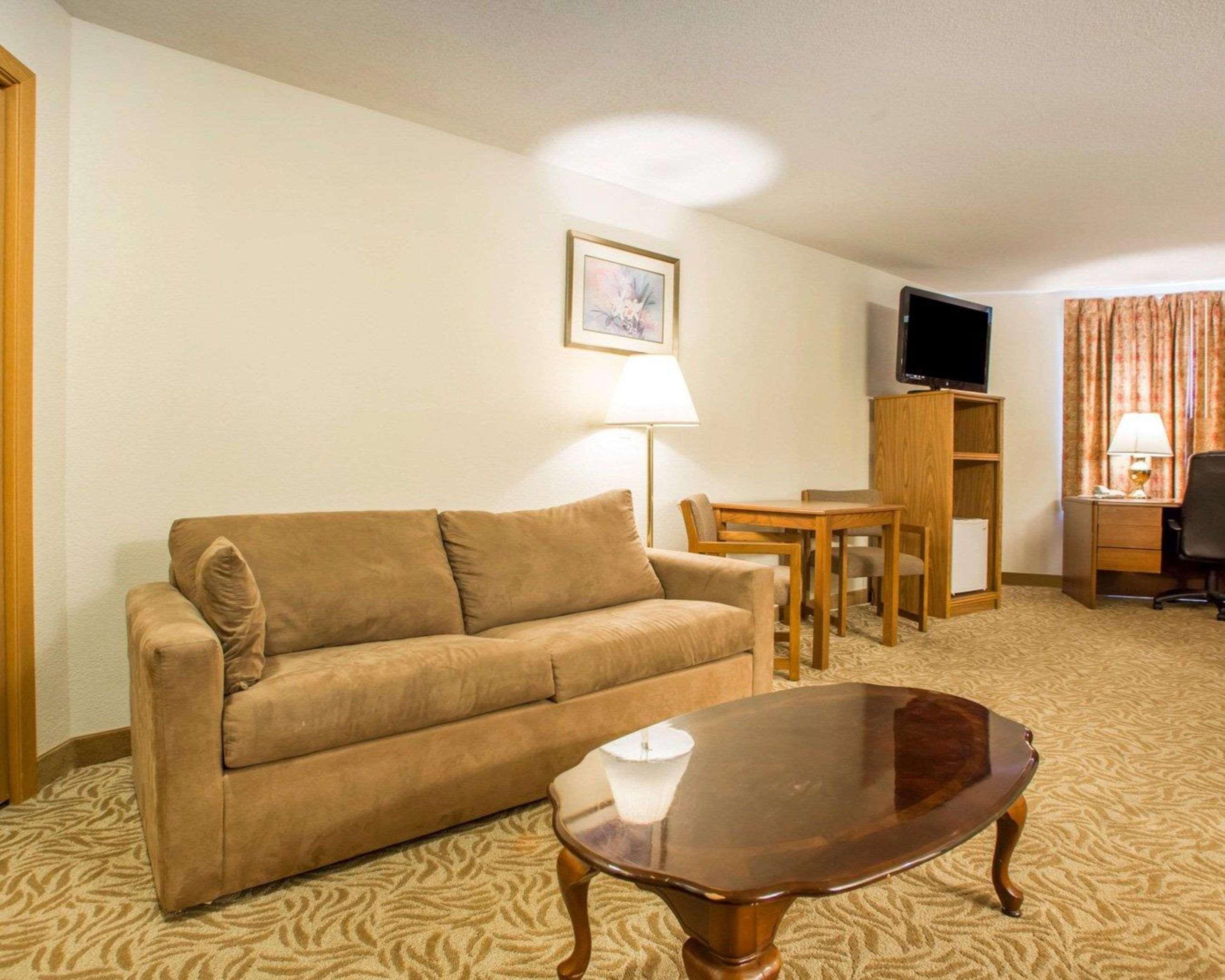 University Inn & Suites Stevens Point Exterior foto