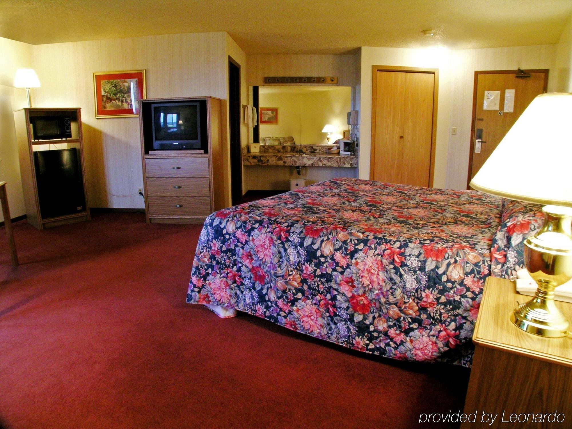 University Inn & Suites Stevens Point Exterior foto