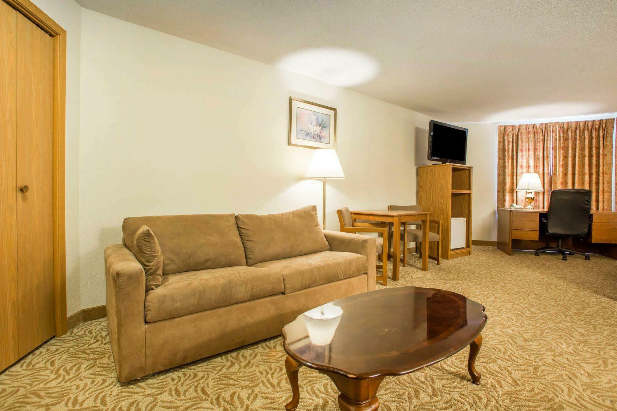 University Inn & Suites Stevens Point Exterior foto